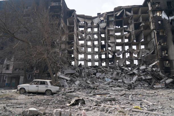 У Маріуполі окупанти переклали відбудову житла на мешканців