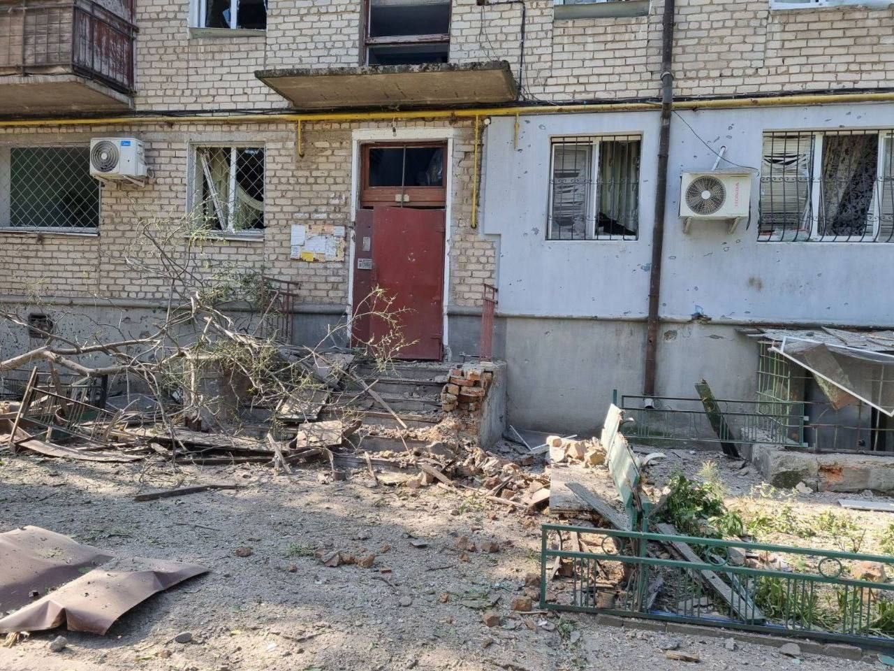 У Миколаєві зазнали ракетного удару житлові квартали – мер, фото