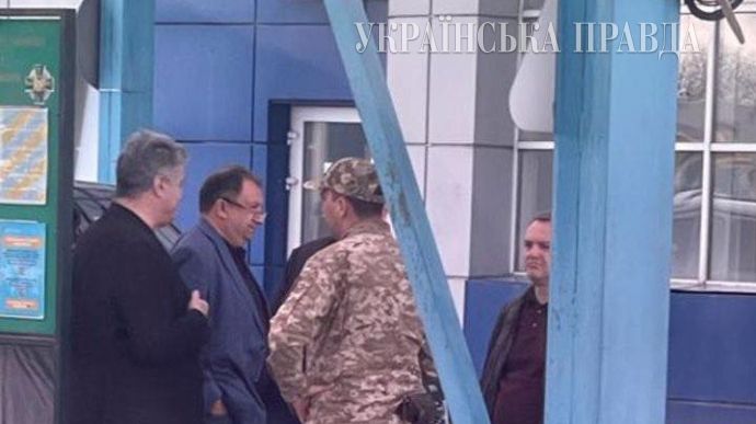 Порошенка вдруге не пустили за кордон, фото