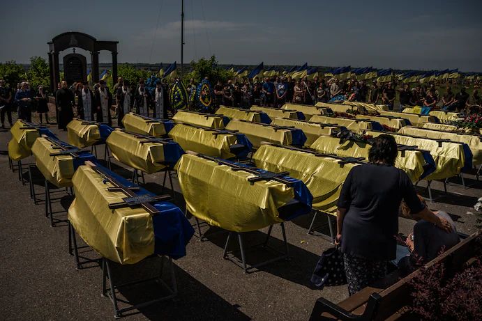 Україна щоденно втрачає до 100 воїнів через зволікання з постачанням важкого озброєння – Резніков