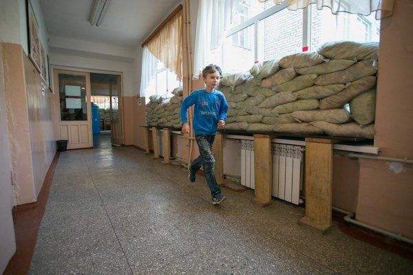 В школах окупованого Донбасу рф вводить посаду «політруків»