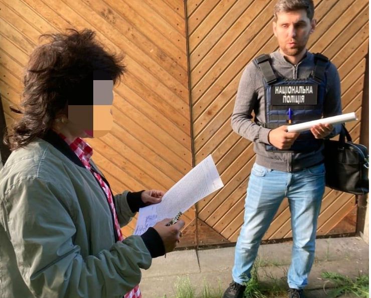 Жінка з Ірпеня допомагала росіянам грабувати будинки заможних сусідів
