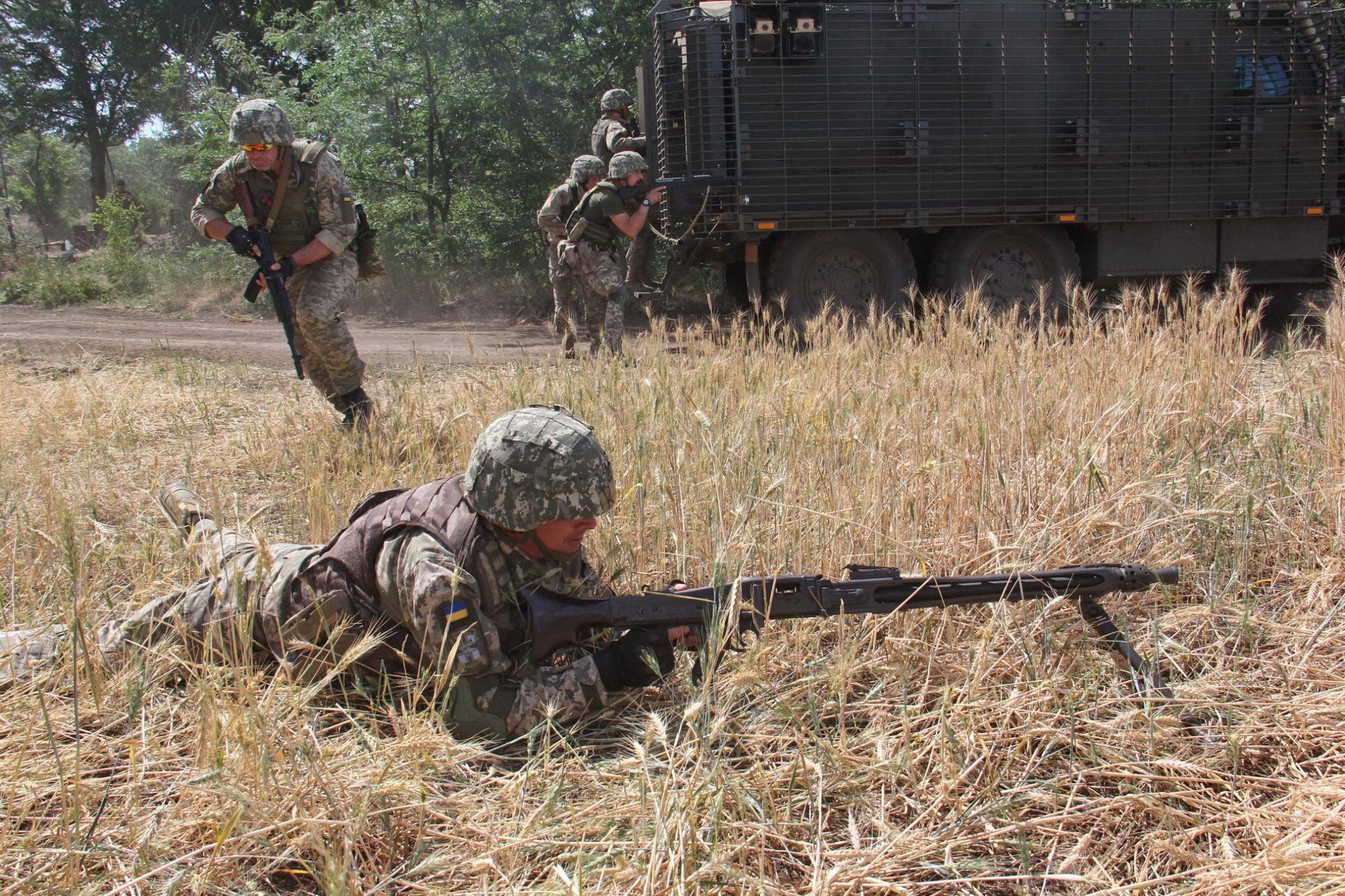 Захисники України вивчають можливості британських бронемашин для найбільш ефективного використання в реаліях війни з рф.