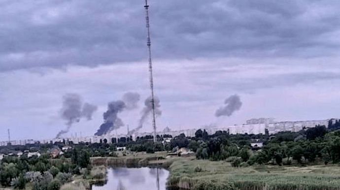 Ракетний удар по Кременчуку: ворог поцілив у НПЗ та ТЕЦ