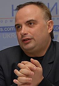 Це мені, і це мені — ТРК, майна, землі!