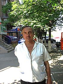 З голими кулаками на «велику владу»