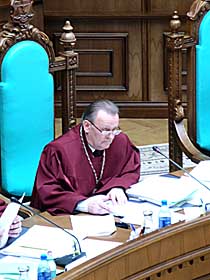 Іван Домбровський: Треба приймати нову Конституцію