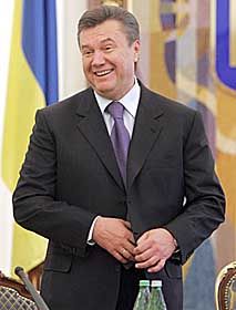 Тому що лідер компетентний!..