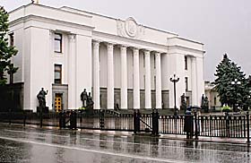 Мороз хоче працювати