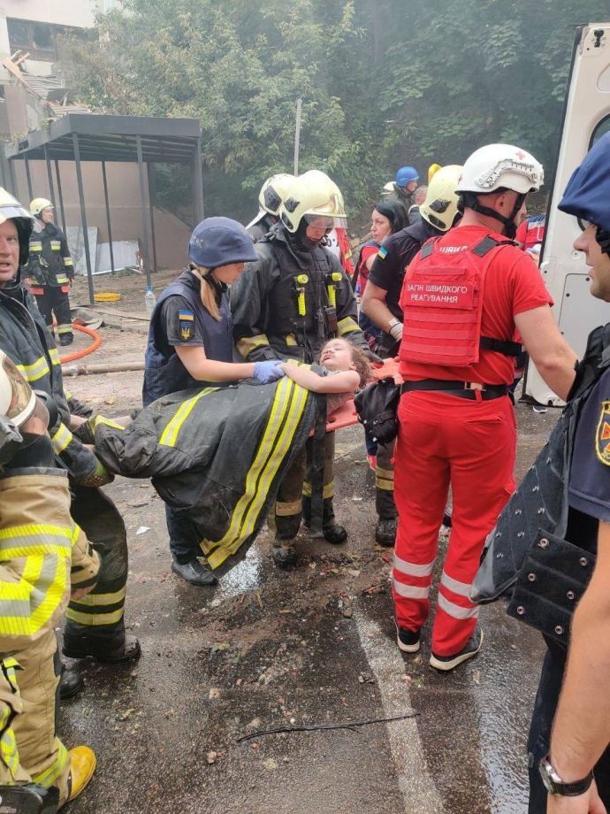 В Києві вдруге прогриміли вибухи, перша ракетна атака була з Каспійського моря, фото