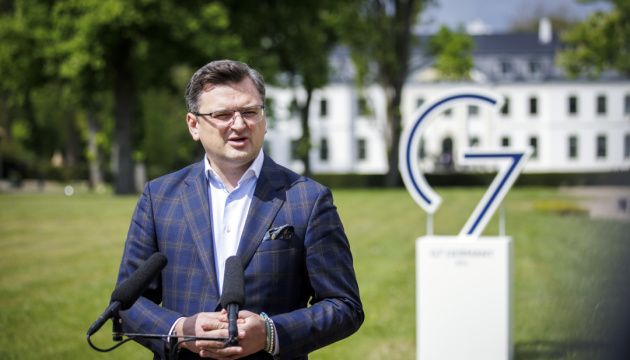 «Треба більше санкцій і більше зброї» – Кулеба до лідерів G7