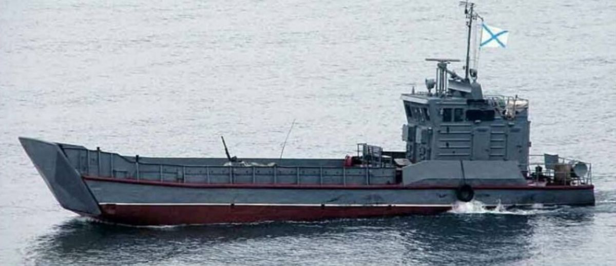 Біля Маріуполя підірвалася російська «Акула» із моряками
