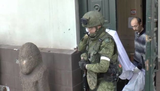 Із музеїв Маріуполя російські ординці вивезли усі цінні експонати