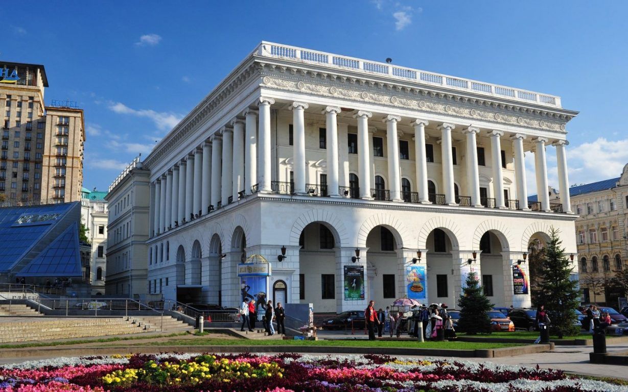 В Україні чимало своїх достойних композиторів, яких можна увіковічнини в назві музакадемії в столиці.