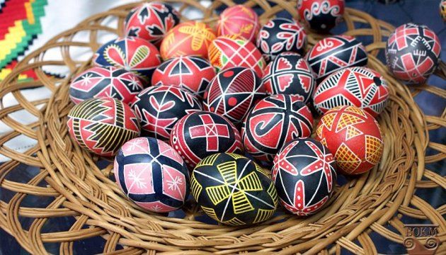 Бузинник і писанка: в Україні визнано культурною спадщиною ще 21 елемент
