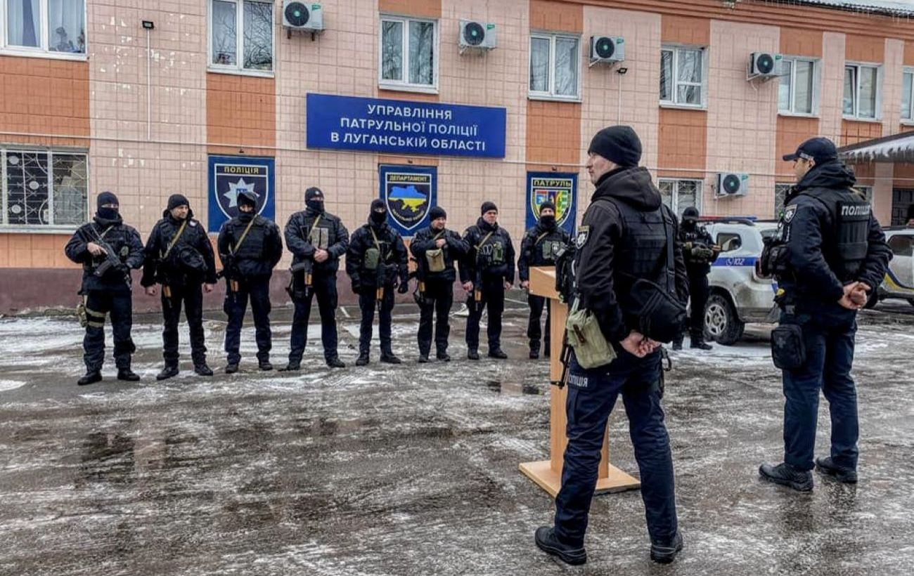 Дев’ять поліцейських з Луганщини підозрюються у держзраді – Генпрокуратура