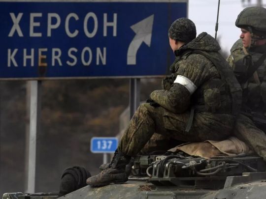 Антонівський міст у Херсоні росіяни перетворюють на лінію оборони