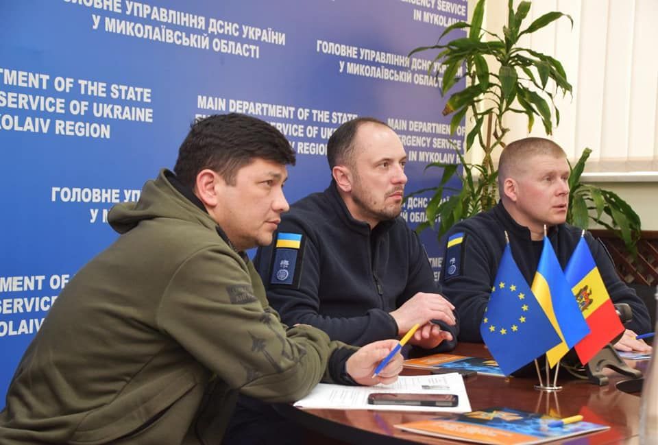 Віталій Кім (ліворуч) хоче мотивувати українців допомагати правоохоронцям.
