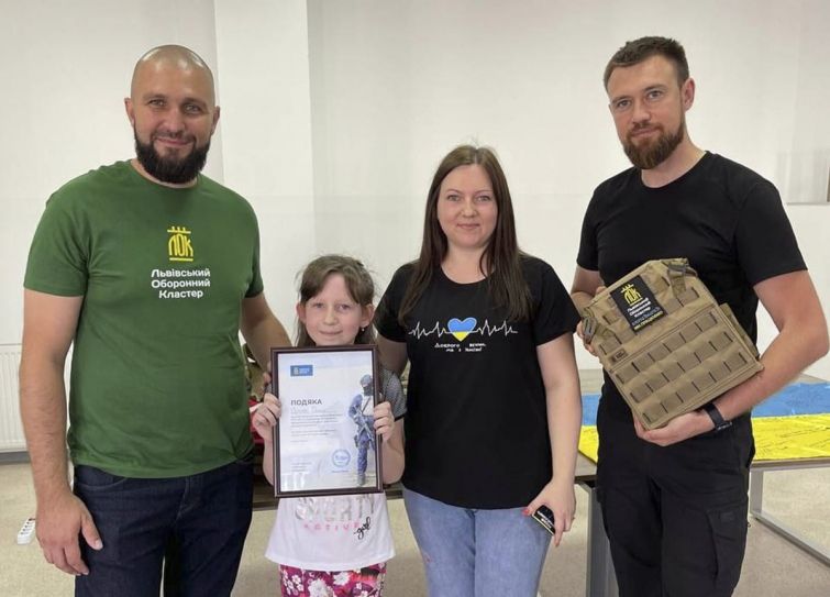 Дев’ятирічна Соломія Галан зі Львова зібрала 6 тисяч грн на бронежилет для ЗСУ