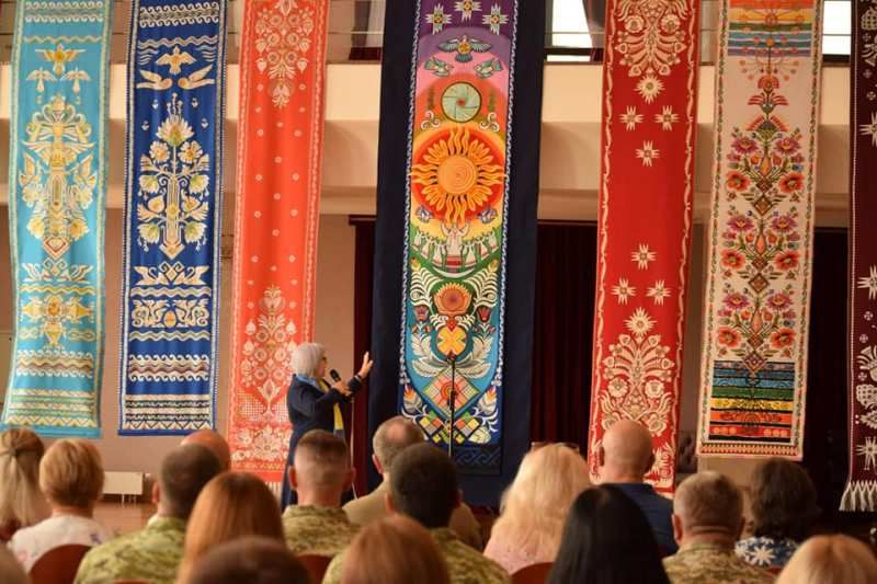 На Черкащині до Дня Державності презентували рушник Перемоги