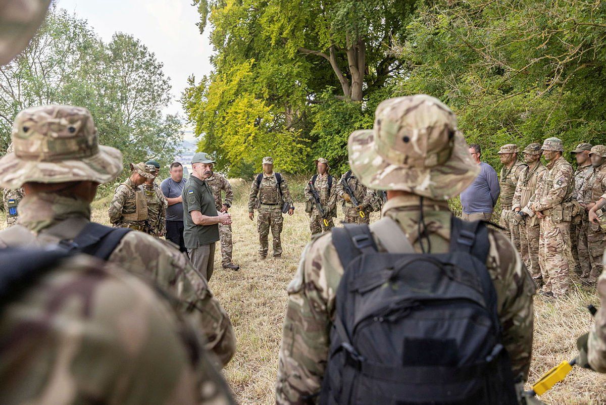 У Британії вчать українських моряків керувати кораблями протимінної боротьби, фото