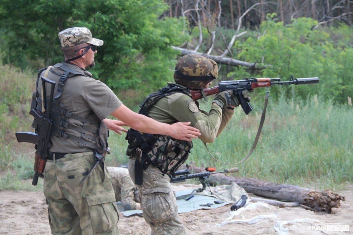 Скільки чоловіків в Україні пройшли військову підготовку?