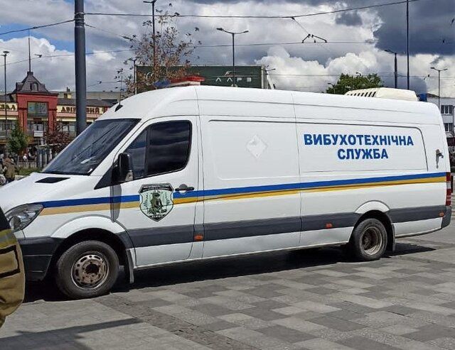 В містах України хвиля  «замінувань»: людей евакуйовують із вокзалів та ринків