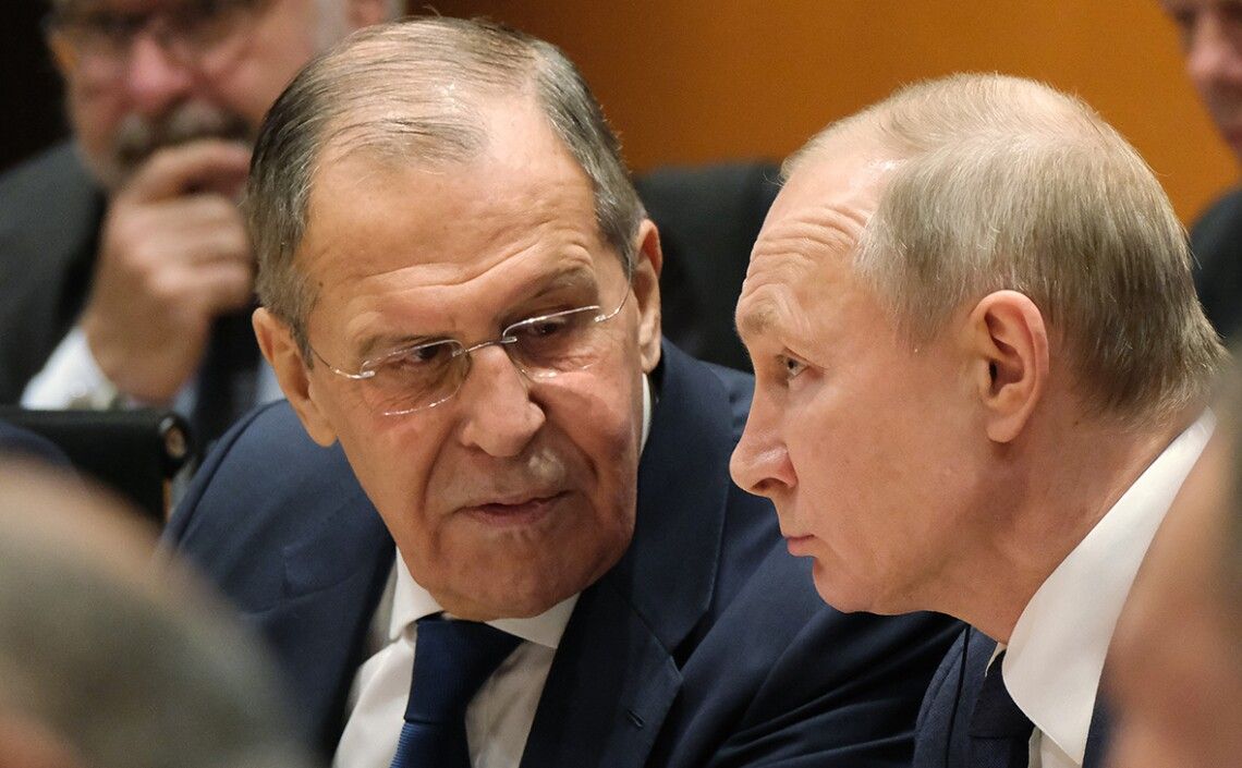 Мавзолей путіна»: на політику Кремля впливає 86 осіб