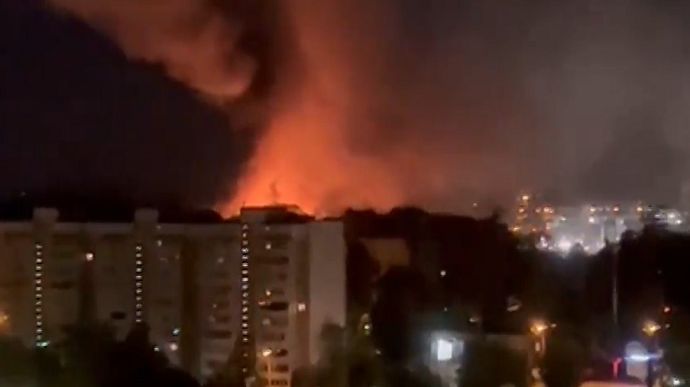Поблизу москви горіла військова частина зі строковиками