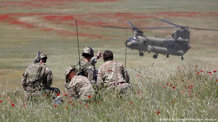 На полігонах Великої Британії пройшли навчання 2400 українських військових