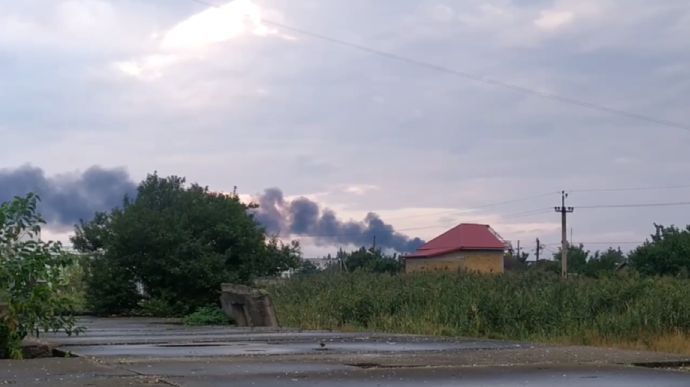У Криму палає склад із боєприпасами