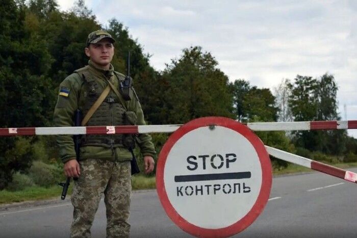 Виїхати за кордон чоловіки зможуть лише після війни – Зеленський