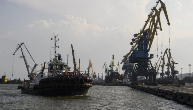 Окупанти намагаються вивезти металопродукцію з Маріуполя до рф