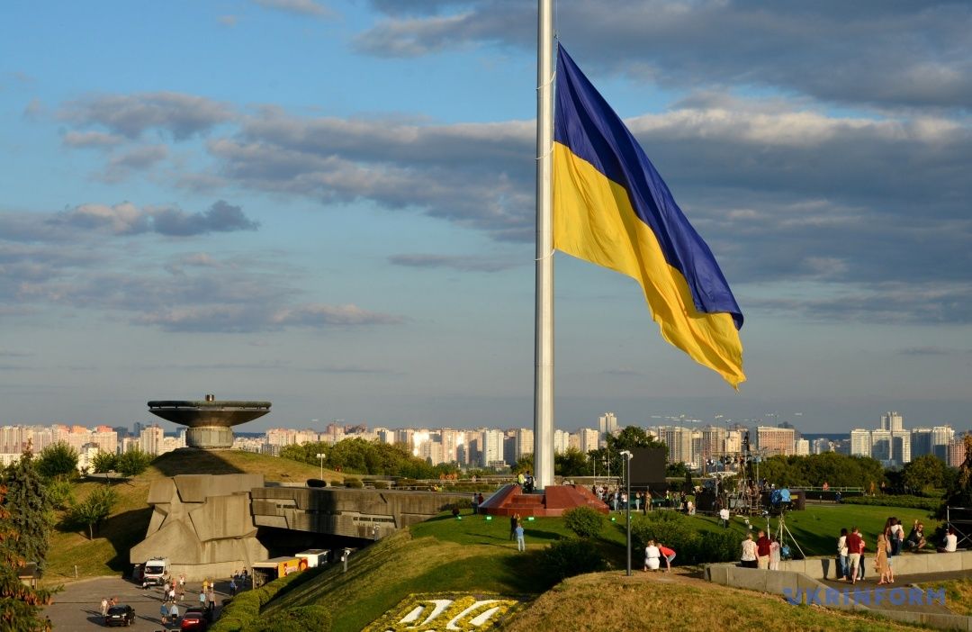 Військові музиканти у День прапора привітали українців хітом «Ой у лузі червона калина»