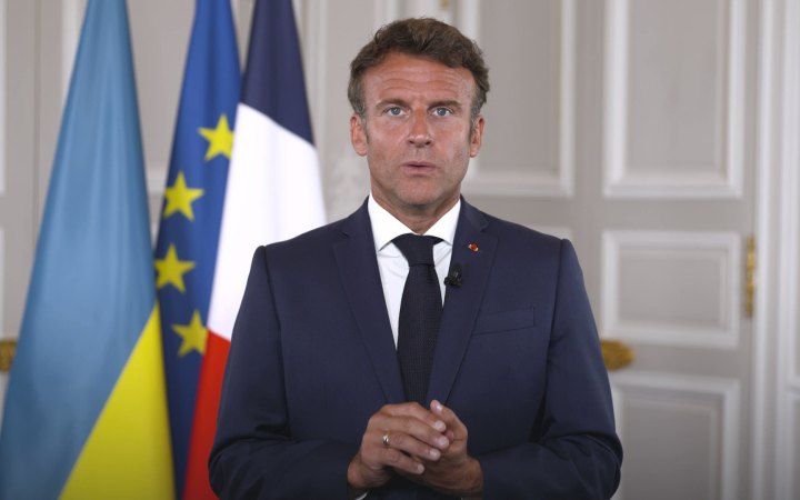 Макрон українською привітав з Днем Незалежності