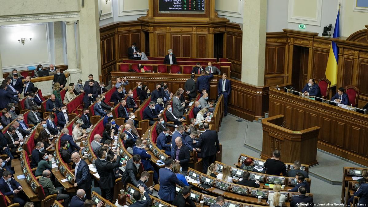 Депутати пропонують відібрати мандати у обранців від ОПЗЖ