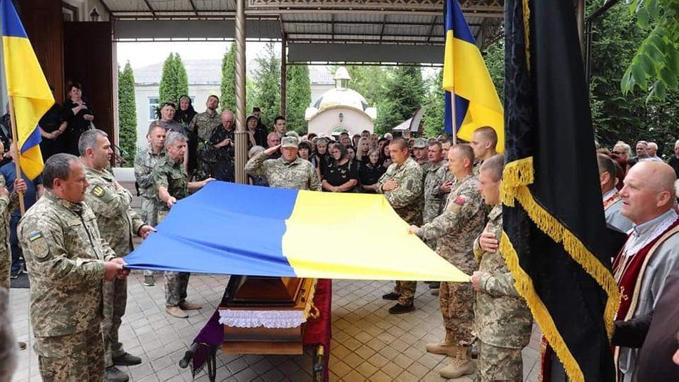 День пам’яті полеглих захисників України: Зеленський нагородив іноземців