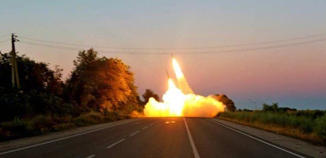 ЗСУ додали дірок Каховському мосту та завадили рашистам побудувати переправу в Дар'ївці