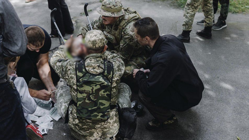 Гранатомет у Чернігові: двоє військових підозрюються у пораненні дітей
