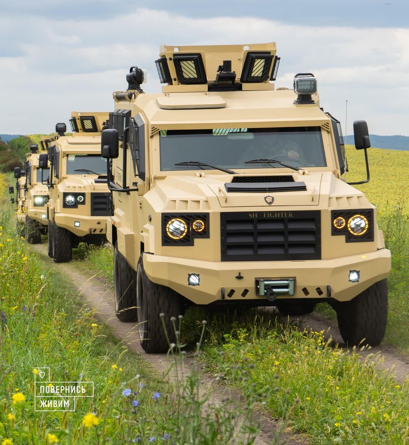 ЗСУ отримає від «Повернись живим» 11 спецброньованих машин