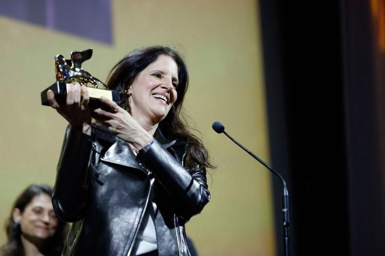 Венеційський кінофестиваль-2022: нагороду «Золотий лев» здобула режисерка Лора Пойтрас