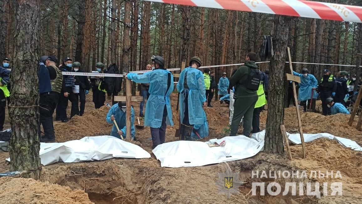 В Ізюмі ексгумація триватиме ще два тижні
