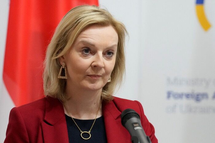 Ядерний шантаж путіна не спрацює - Ліз Трасс