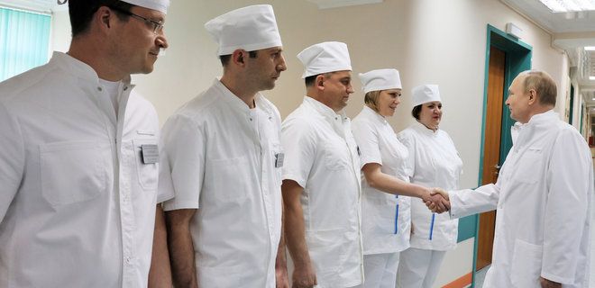 Медиків з росії підкріплять на фронті українськими медиками-колаборантами.