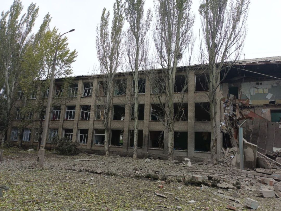 Школа у Миколаївці - після "прильотів".