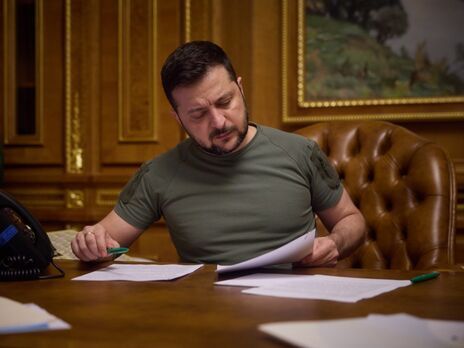 Зеленський відтермінував демобілізацію строковиків
