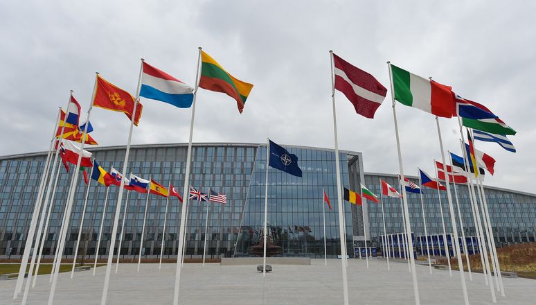 Військову допомогу Україні варто істотно збільшити – заява президентів дев'яти країн НАТО