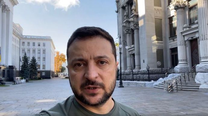 Київ атакують ракетами: Зеленський звернувся до українців з Банкової