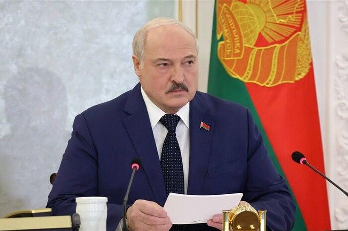 На зустрічі з силовиками та військовими лукашенко погрожував Зеленському