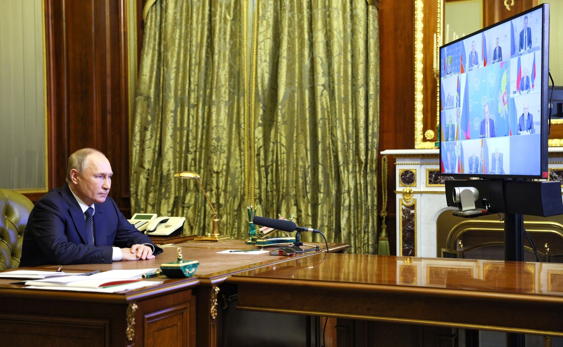 путін виправдовує ракетний тероризм: згадав Кримський міст, Курську АЕС та «Турецький потік»